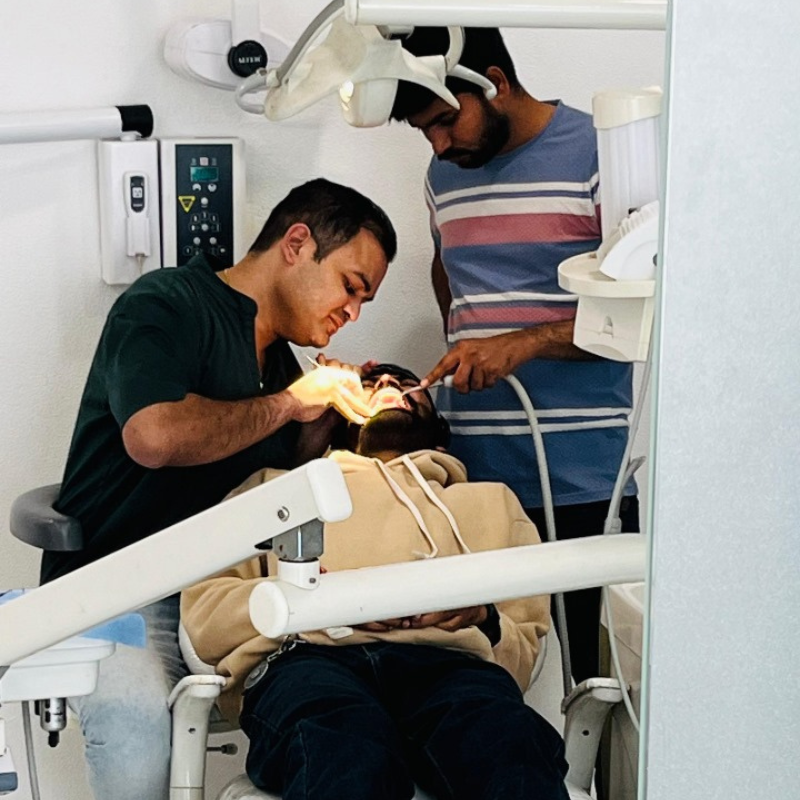 Dentist Near Me in Mahalaxmi Nagar Indore